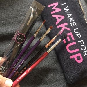 Sigma Beauty Brushes & Makeup Bag BUNDLE